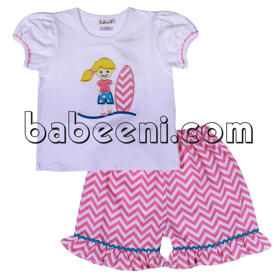 Lovely girl with surfboard applique T-shirt - BB670