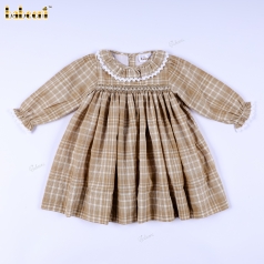 beige-plaid-long-sleeve-smocked-dress-for-baby-g-bb3590